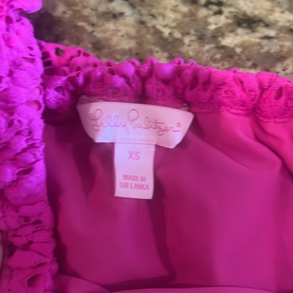 Lilly Pulitzer Size XS  LA FORTUNA LACE OFF THE SHOULDER TOP IN FUSCHIA 🩷🩷🩷 - Picture 3 of 4